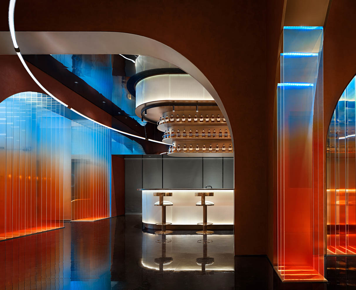 a blue and orange bar