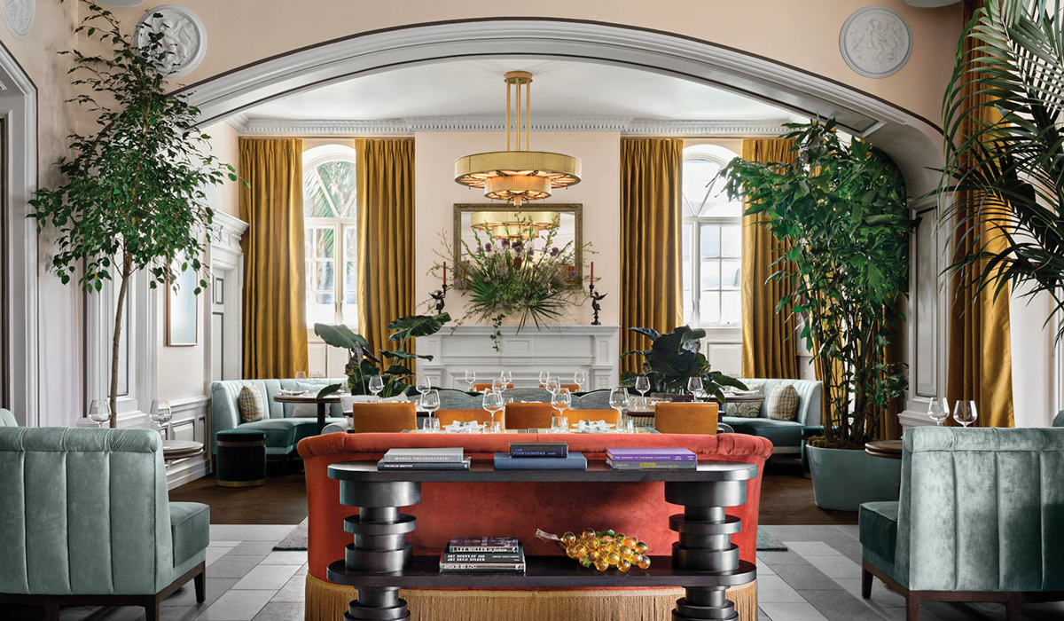 The lobby of the Georgian Hotel