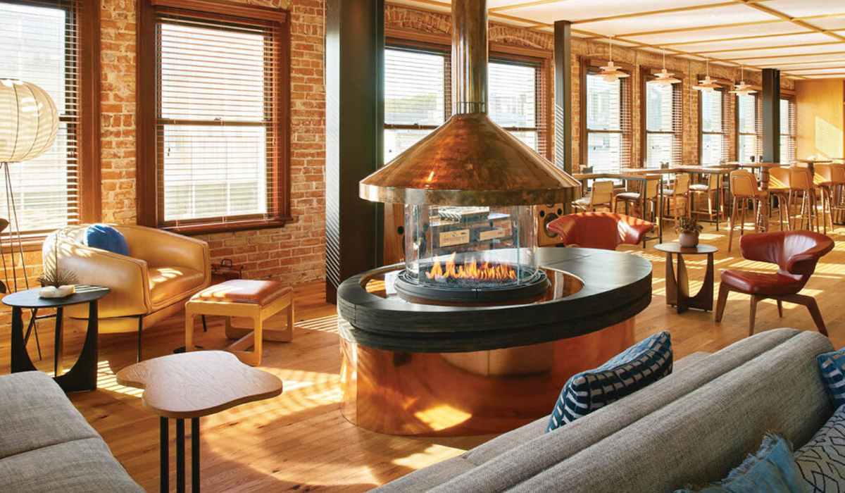 a fireplace indoors in NeueHouse Venice Beach