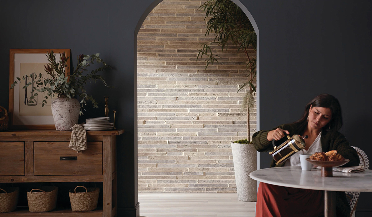 Eldorado Stone room setting featuring Lori Brick in Farola