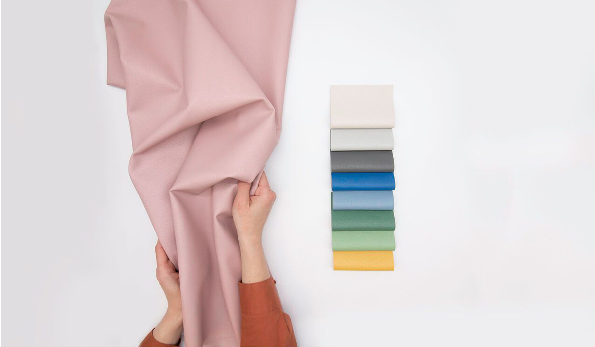 The Brisa collection seen in Ice Pink.